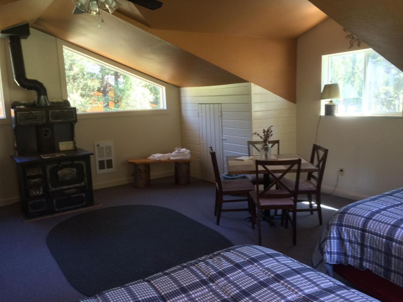 Boulder Creek Lodge Maxville Экстерьер фото